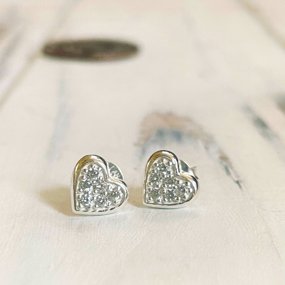 Stamped 925 petite pave CZ heart studs - Picture 2 of 6